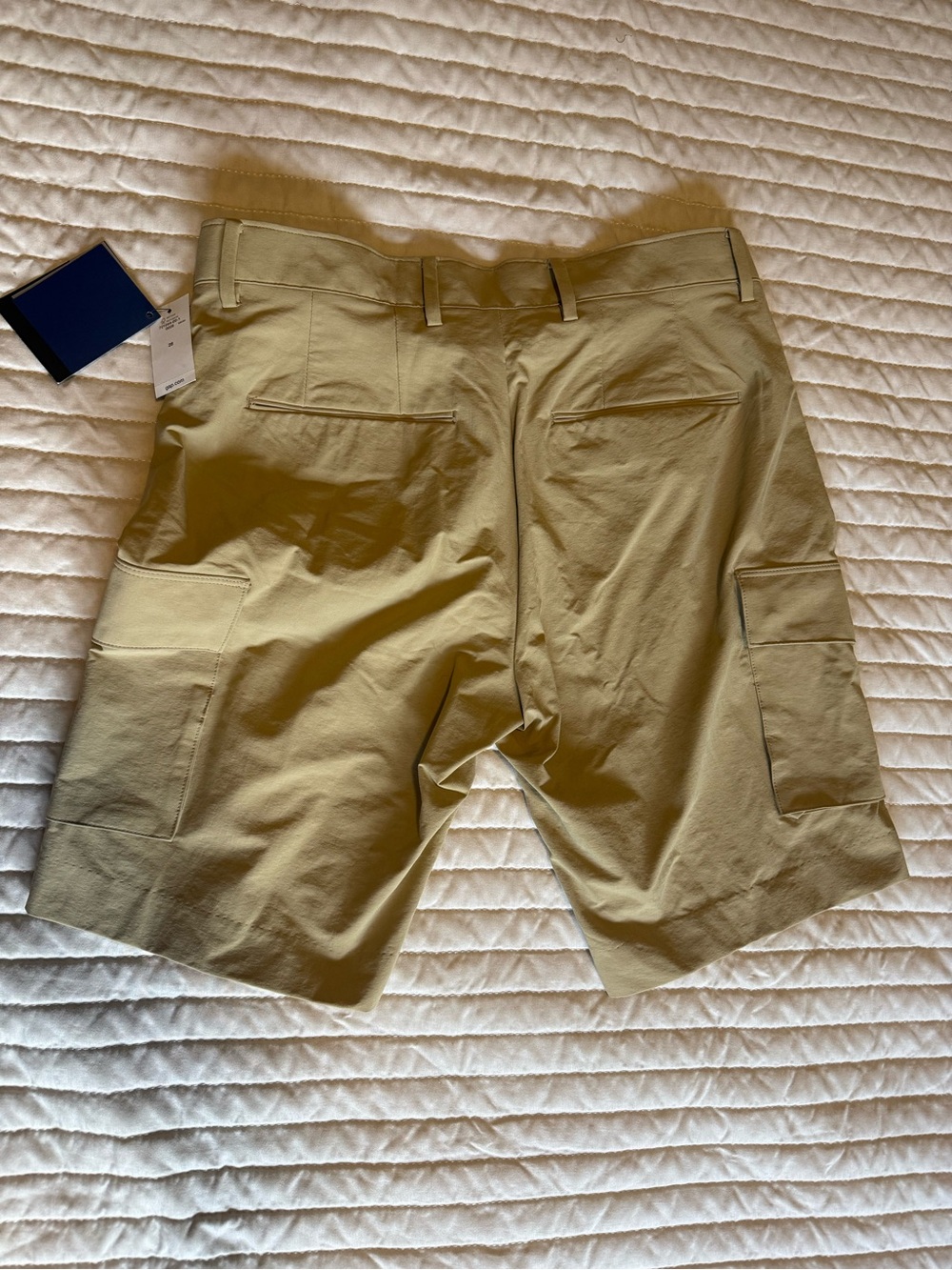 GapFit Khaki Cargo Bermuda Shorts Size 28 NWT New With Tags